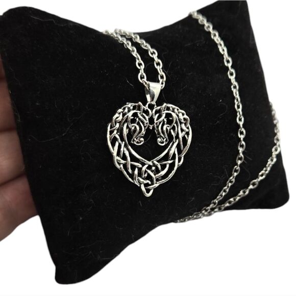 Double Horse Heart Love Knot Pendant Western Cowboy Necklace Cowgirl Jewelry New - Picture 8 of 8